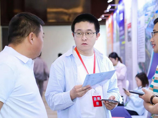 1745732859687607.jpg 02.jpg