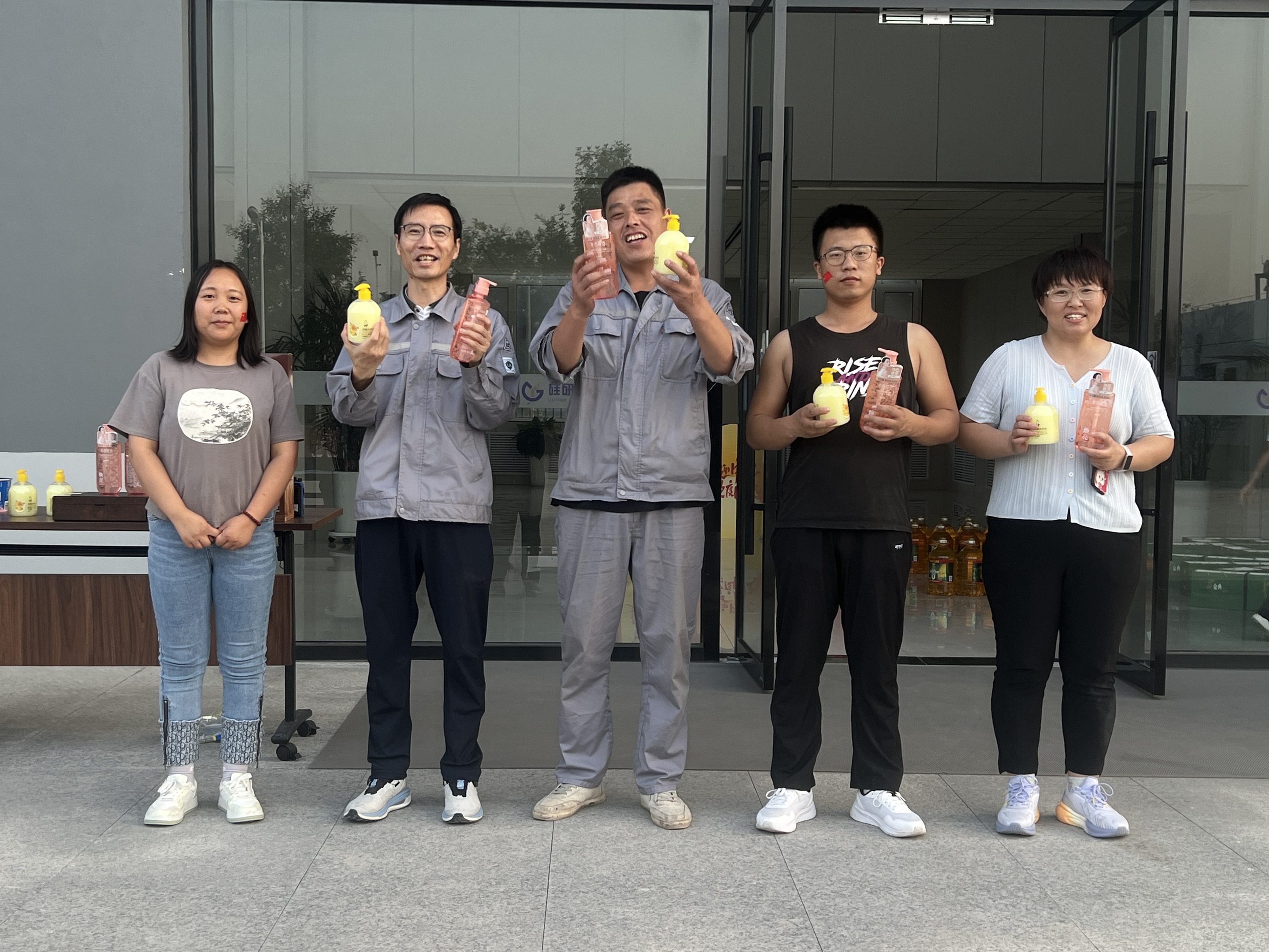 1759299752434766.jpg aa84a3d3-5e84-4f3d-8d17-ae889a00fc17.jpg