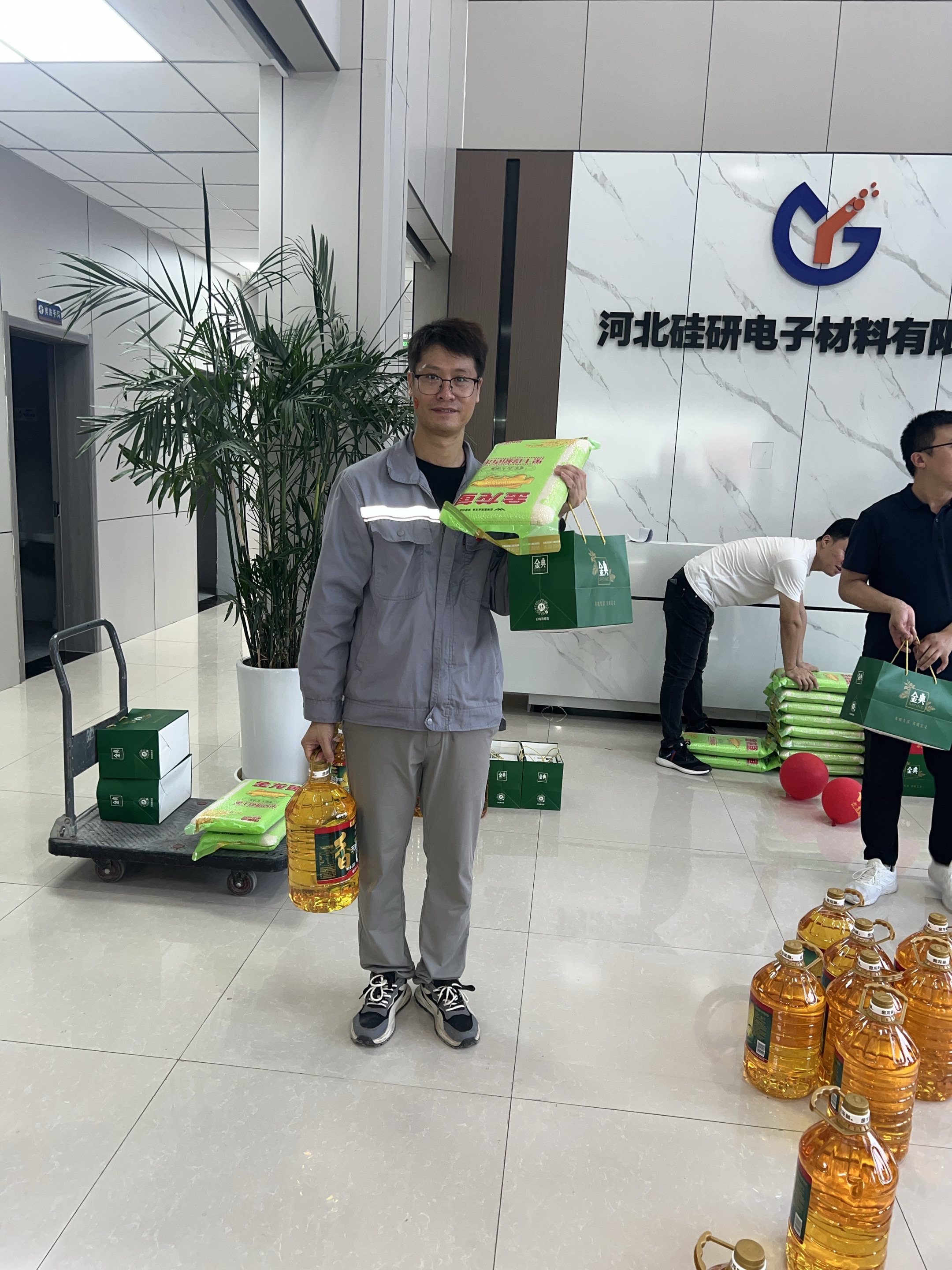 1759299798399511.jpg 5b4948e7-5cfb-4654-80a8-03b72f016586.jpg